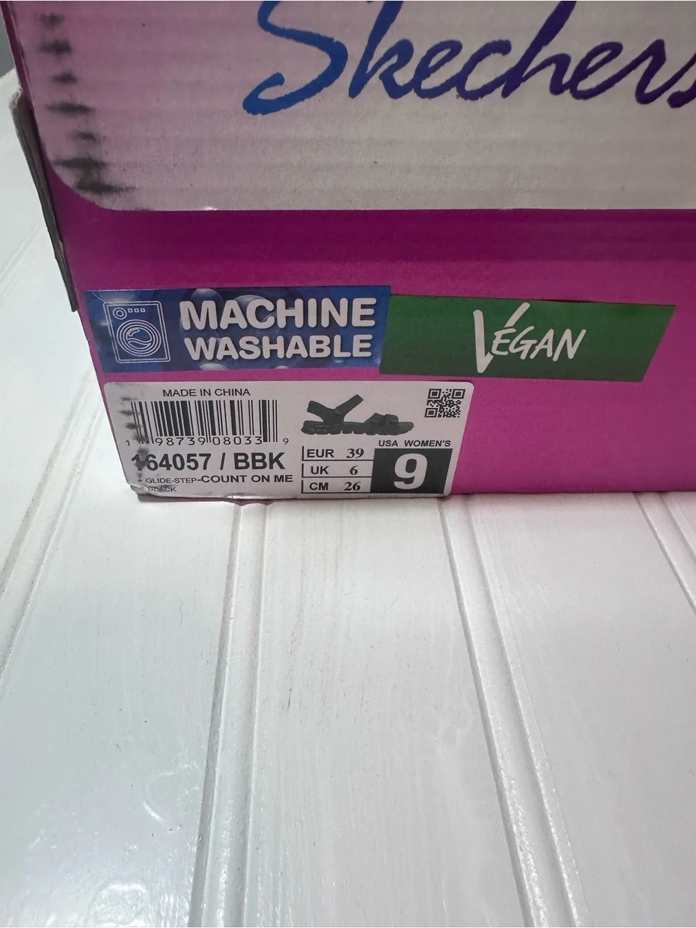 Skechers new box